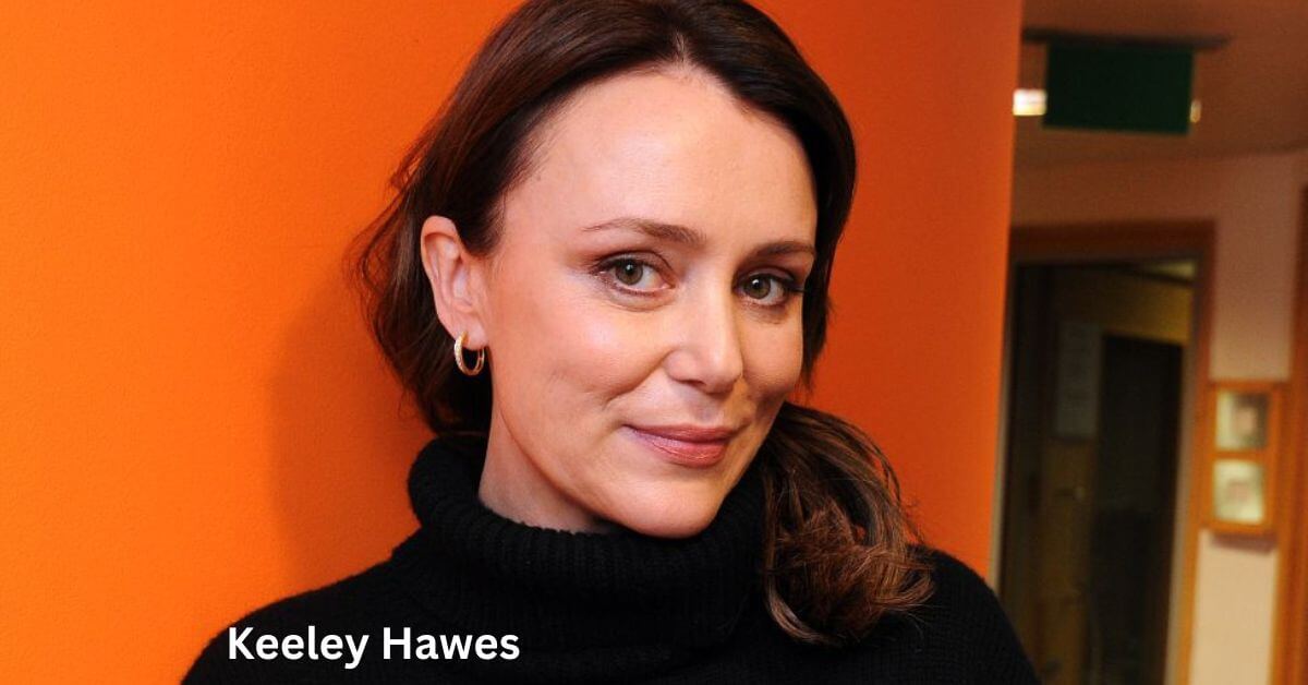 Keeley Hawes bikini